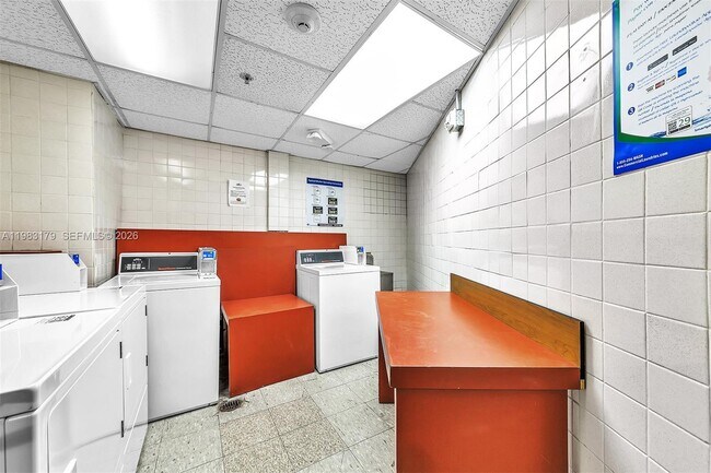 Building Photo - 10185 Collins Ave