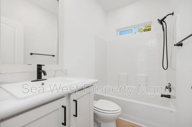 Building Photo - 767 Del Riego Ave