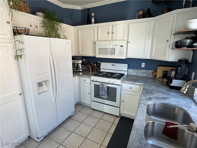 Building Photo - 1058 Warm Canyon Way