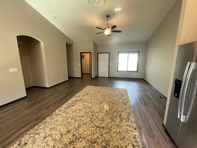 Building Photo - 12801/03 E Timber Lake Rd