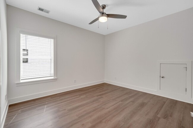 Building Photo - 224 Huntley Knl Pl