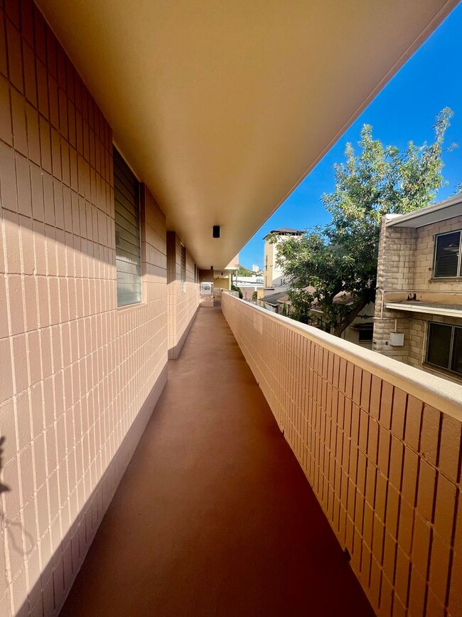 Building Photo - Convenient 2/2/1 with Lanai