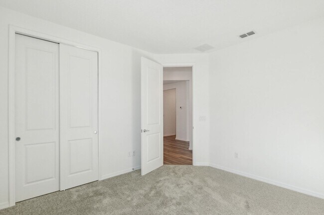 Building Photo - Newer Construction! Tons of Amenities! Wildlight Community!