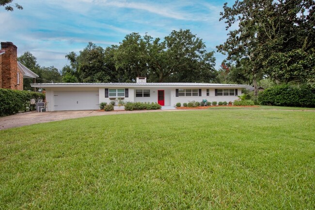 Primary Photo - 308 Elliott Rd SE