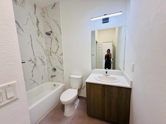 Building Photo - 1295 W 69th St