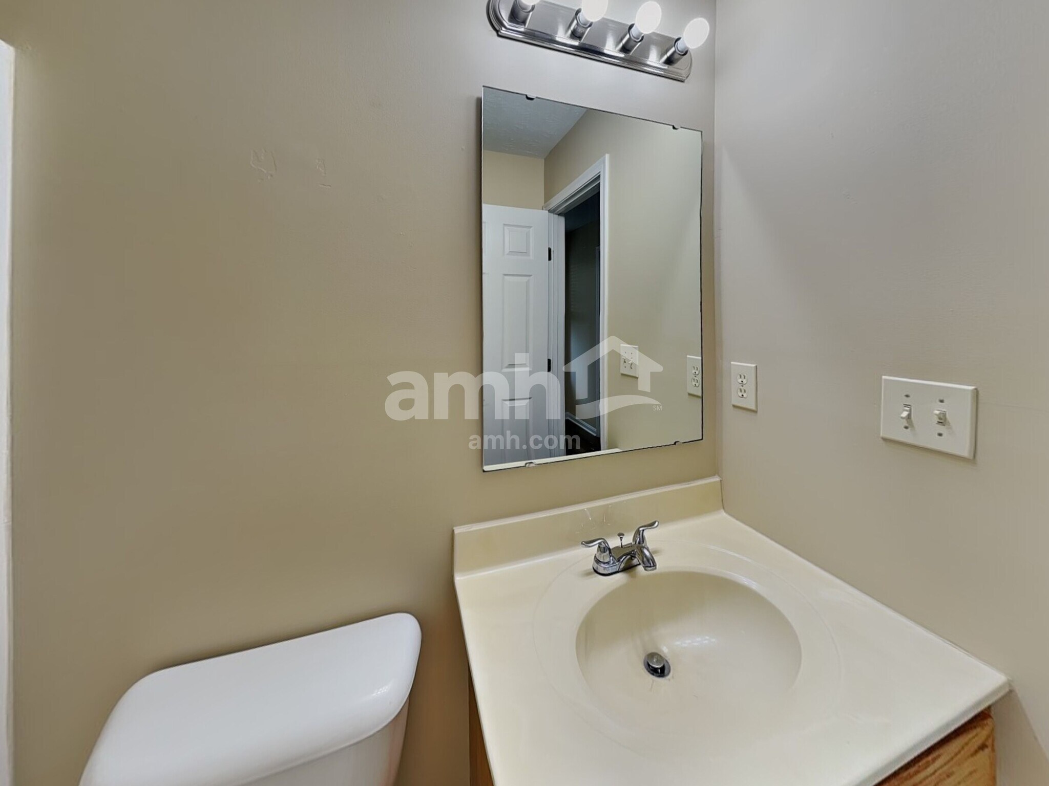 Building Photo - 563 Tupelo Dr