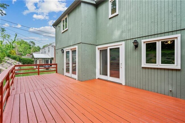 Building Photo - 4-Bedroom Home with 2 Full + 2 Half Baths ...