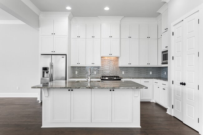 Building Photo - 2048 Perennial Ln