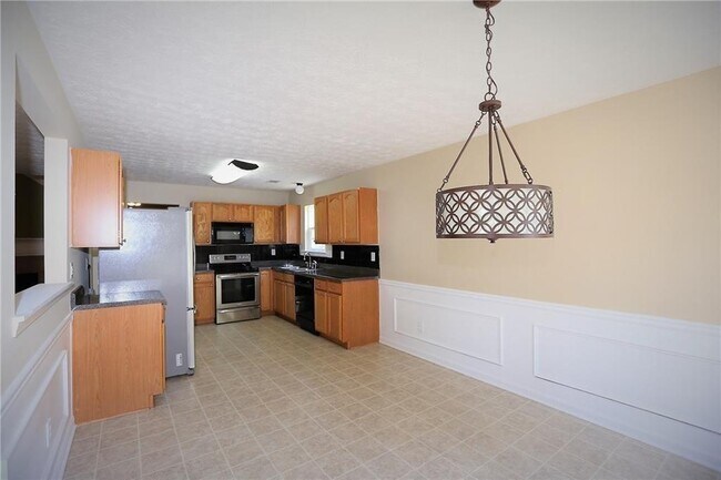 Building Photo - 1435 Stephens Pond View