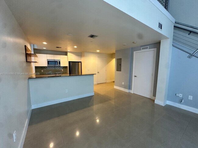 Building Photo - 1050 Brickell Ave