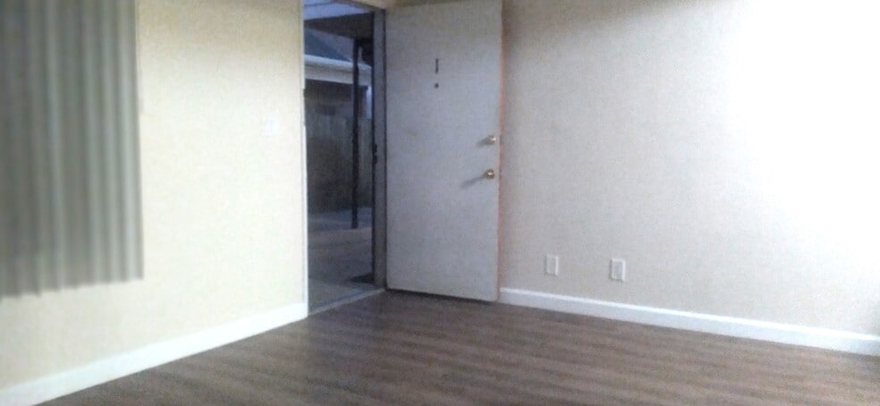Building Photo - 2108 San Anseline Ave