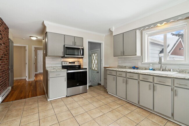 Building Photo - Beautifully Updated Spokane Valley Home with a Mother in Law Suite