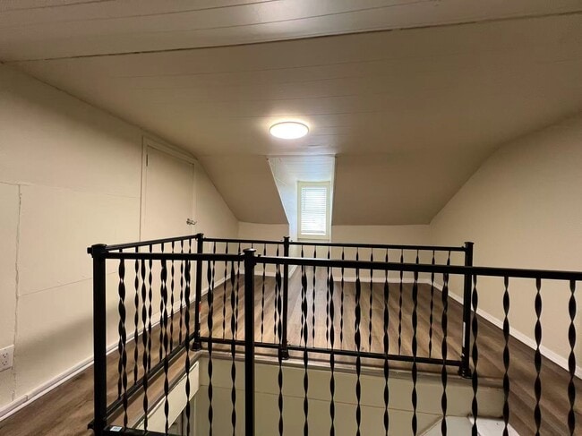 Building Photo - 39 S 13th St