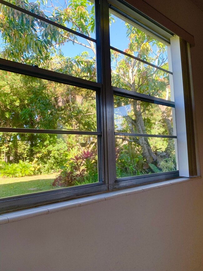 Building Photo - 39 Sussex B