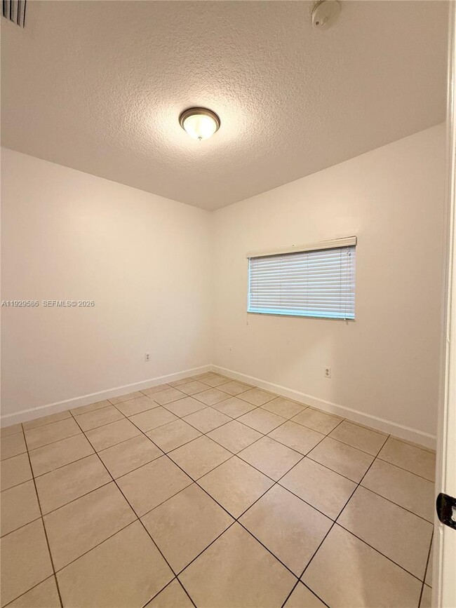 Building Photo - 13424 SW 122nd Ave