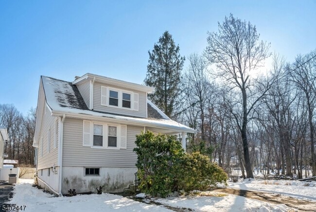 Building Photo - 69 Weaver St