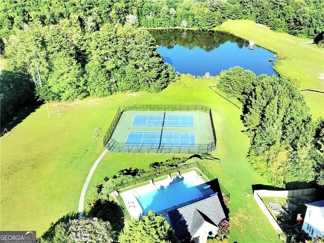 Building Photo - 3385 Wellbrook Dr