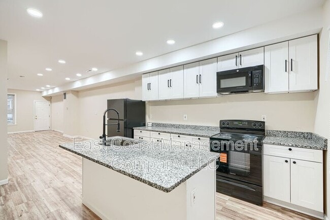 Building Photo - 3028 Chelsea Terrace