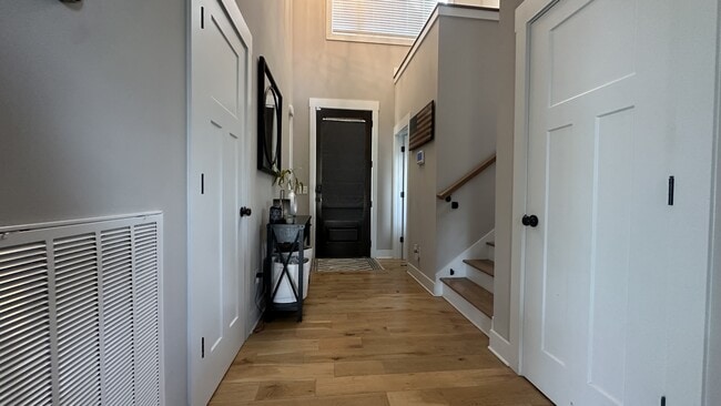 Building Photo - 537 Dexter Dr