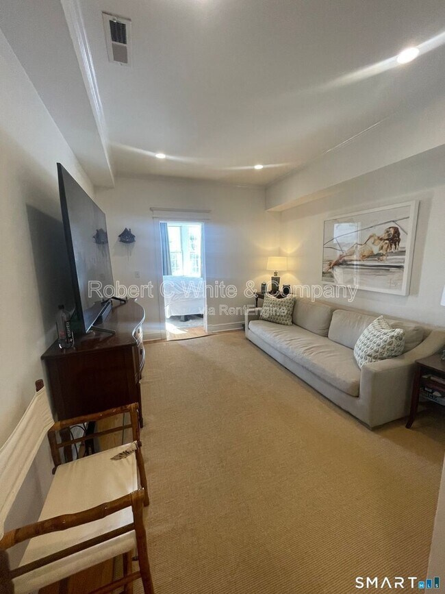 Building Photo - 345 Greenwich Ave