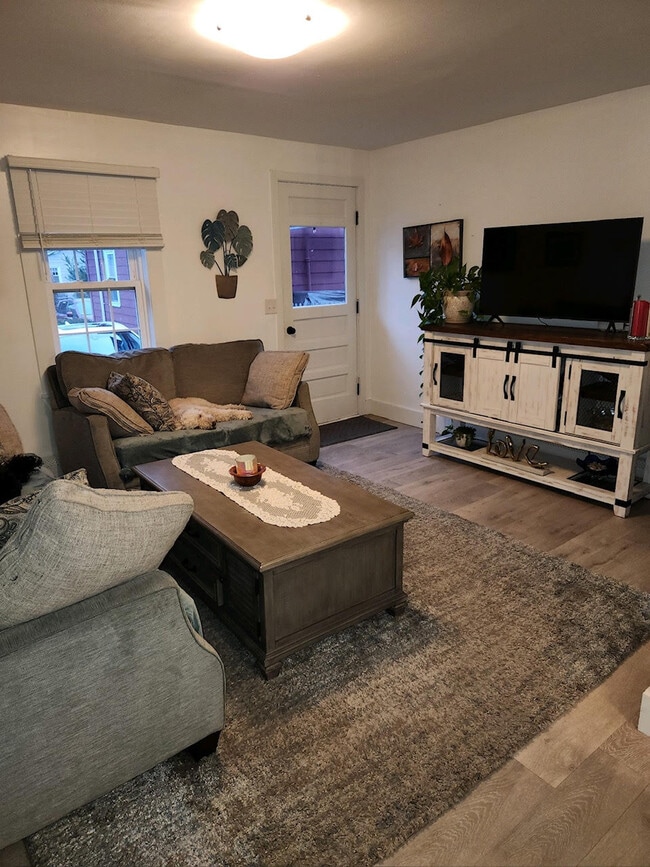 Building Photo - 18 Lincoln St