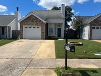 Building Photo - 2708 Swallow Ln