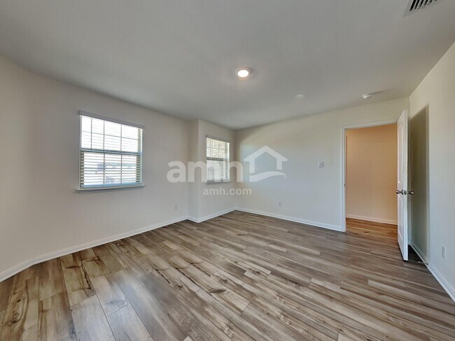 Building Photo - 216 Foster Ln