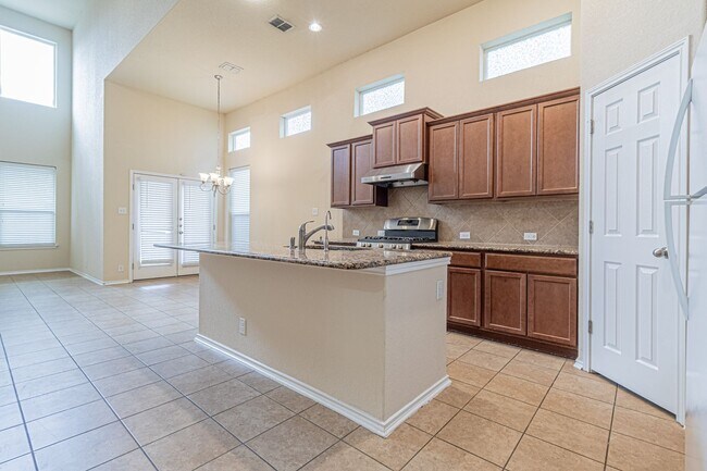 Building Photo - Great 4 bedroom 2.5 bath in Wildhorse