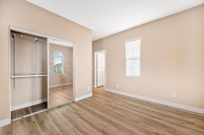 Building Photo - 9721 Sienna Valley Ave