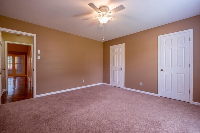 Building Photo - 7 Brennan Ln