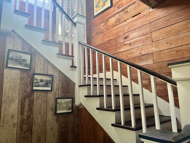 Building Photo - Charming 2 Bedroom 1 Bathroom Home for Rent!