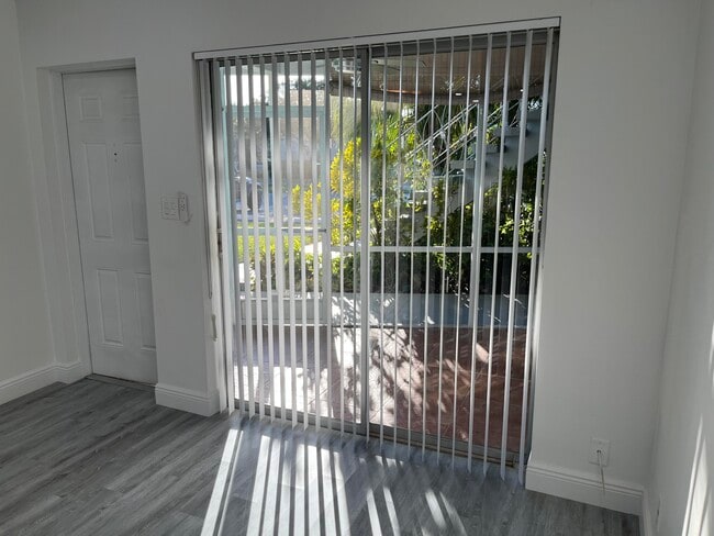 Building Photo - 2748 NE 28th Ave