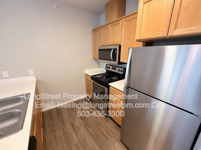Building Photo - 3655 Pleasant View Dr NE