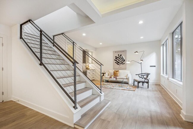Building Photo - 40 River Hollow Ln