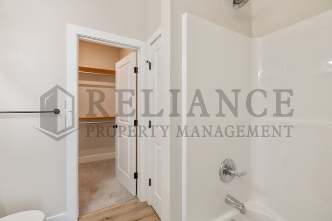 Building Photo - 212 W May St