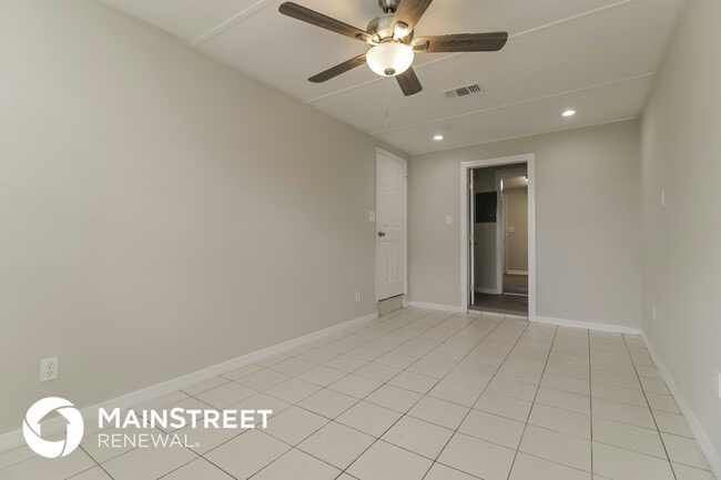 Building Photo - 560 Georgia Ave