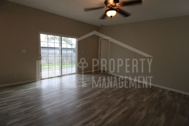Building Photo - Beautiful 3BR Home in The Highlands Subdivision