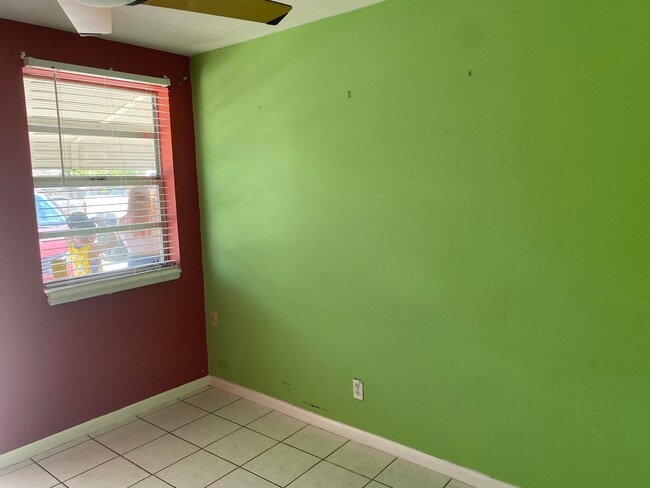 Building Photo - 2374 Sunrise Dr
