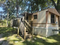 Building Photo - 1380 Mapleash Ave