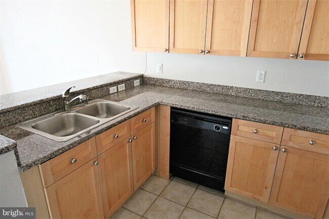 Building Photo - 777 7th St NW