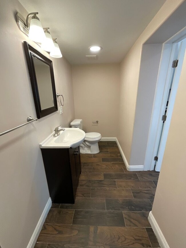 Building Photo - Central Tucson, close to University of Ari...
