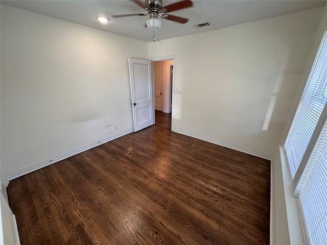 Building Photo - 2547 Sharon St