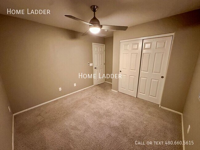 Building Photo - 33343 N Mildred Ln