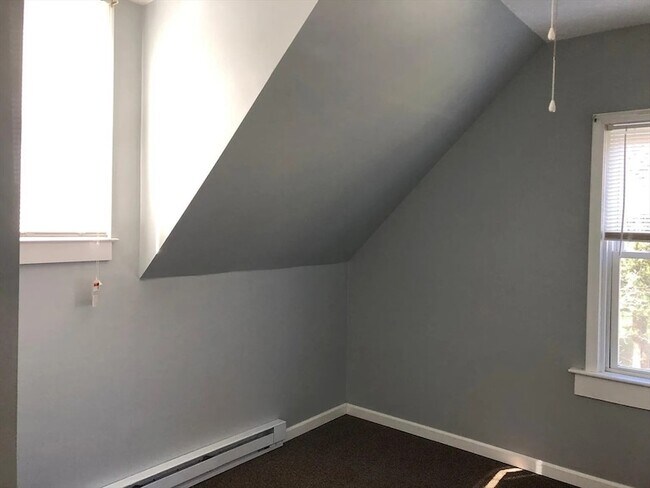 Building Photo - 7 Old Orchard Ln