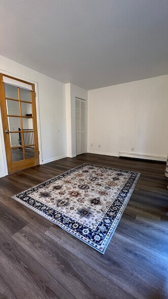 Building Photo - 1065 University Ave