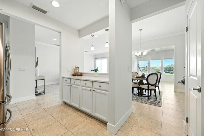 Building Photo - 16 Cove Rd