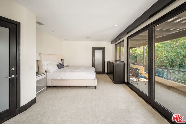 Building Photo - 215 S Anita Ave