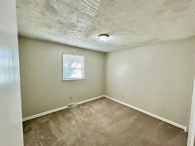 Building Photo - FOH416-418