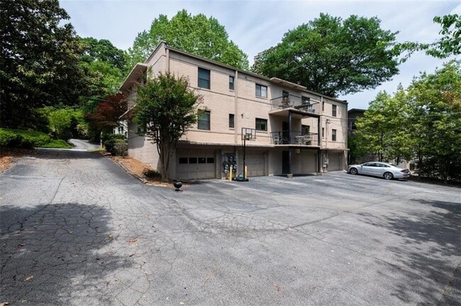 Building Photo - 106 Ardmore Pl NW