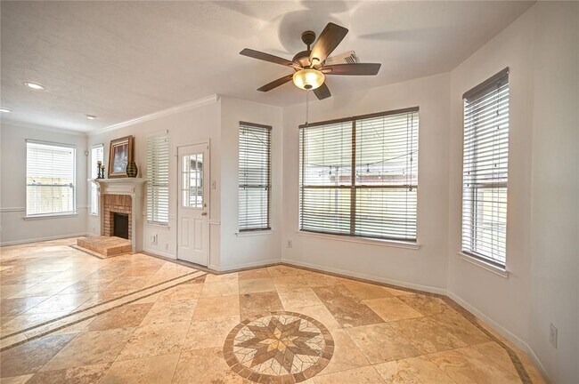 Building Photo - 11906 Dinosaur Valley Dr